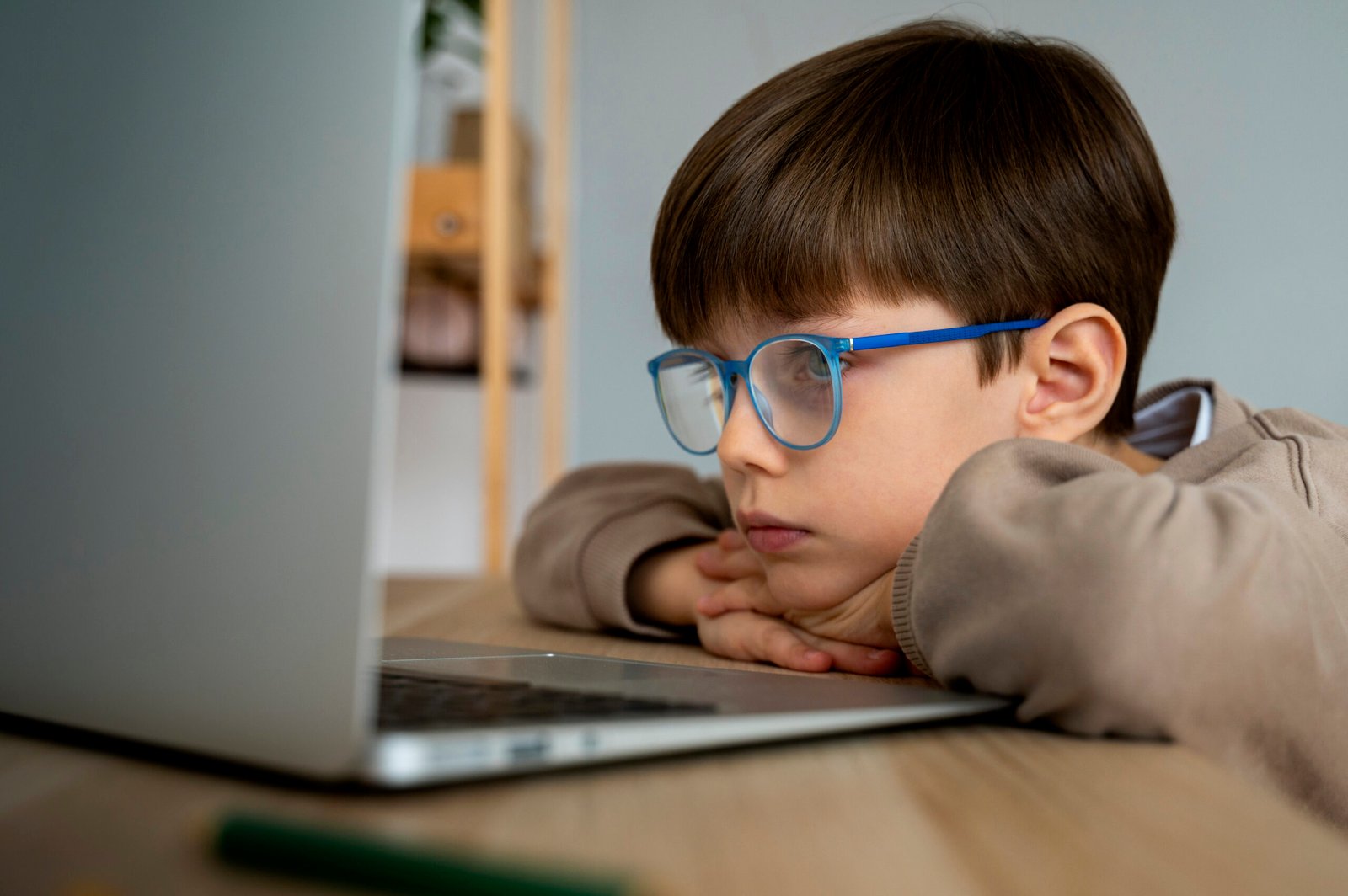 Screen Time and Kids: How It Affects Their Eyes, Brain, and Growth