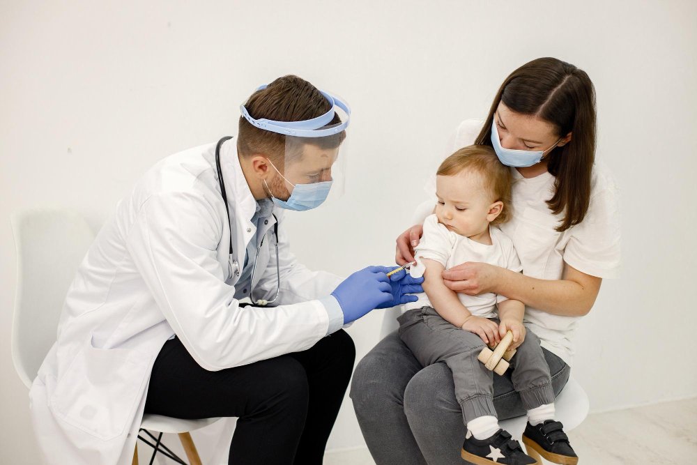 RSV, Flu & COVID in Babies: Prevention, Symptoms and Protection Tips for Parents